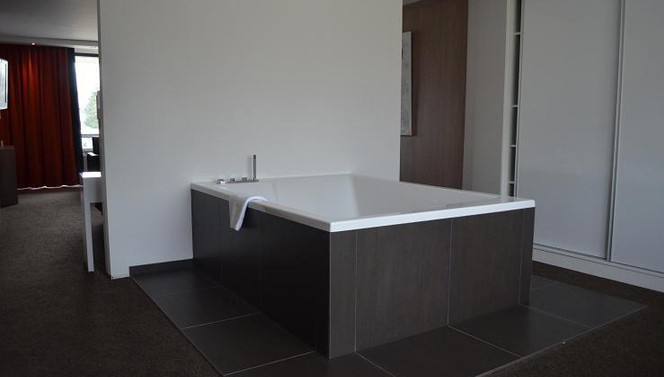 Bathroom Suite 308 - Hotel Nuland - 's-Hertogenbosch
